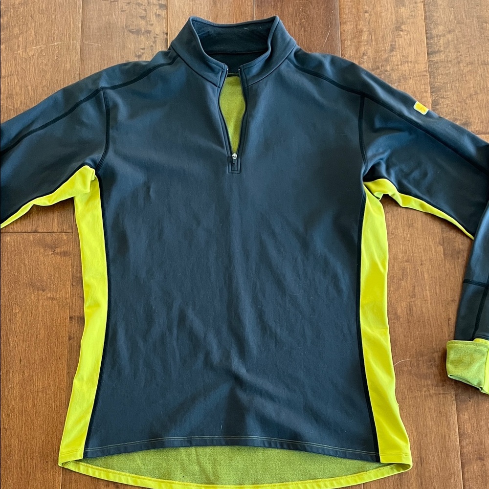 ARC’TERYX Quarter-Zip Pullover Charcoal/Yellow heavyweight Base Layer